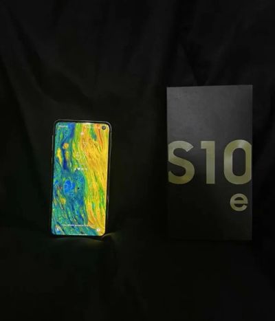 Лот: 18941218. Фото: 1. Samsung Galaxy S10e yellow 6\128. Смартфоны