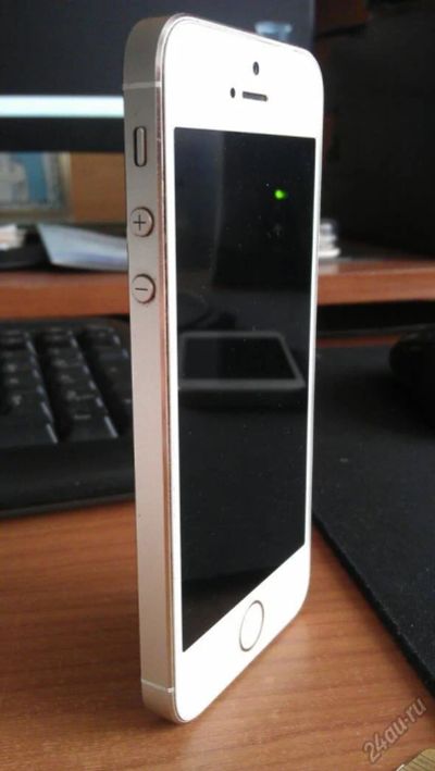 Лот: 5741153. Фото: 1. Iphone 5s gold 16gb. Смартфоны