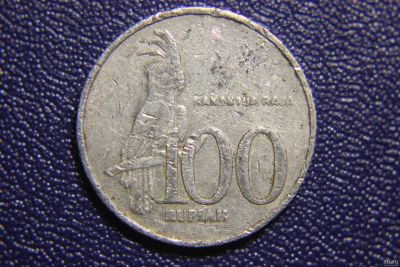 Лот: 13637812. Фото: 1. (579) Индонезия 100 рупий 1999. Азия