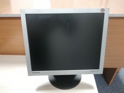 Лот: 17655401. Фото: 1. Монитор Samsung 172V. ЖК-мониторы