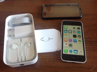 Лот: 5930668. Фото: 1. iPhone 5c white LTE полный комплект... Смартфоны