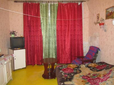 Лот: 3093186. Фото: 1. Продам секцию, Мечникова, 242-02-57... Квартиры, студии