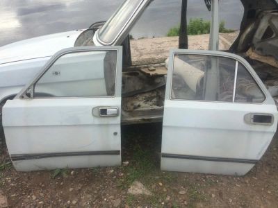 Лот: 9915472. Фото: 1. Двери на волгу 3110 31029 2410. Кузов