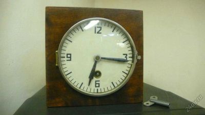 Лот: 5869455. Фото: 1. Настольные часы 1950 - 60 гг. Часы настенные, настольные