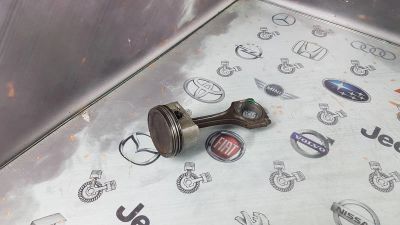 Лот: 23587350. Фото: 1. Поршень с шатуном Mercedes-Benz... Двигатель и элементы двигателя