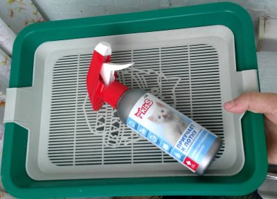 Лот: 14675207. Фото: 1. Кошачий лоток + спрей приучение... Миски, лотки, наполнители