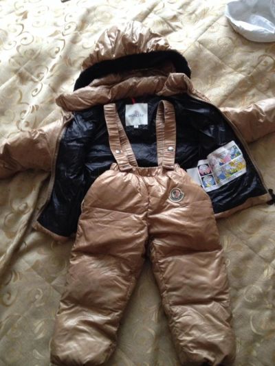 Лот: 4349672. Фото: 1. зимний костюм Moncler румыния... Костюмы, пиджаки, комбинезоны