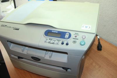Лот: 11019863. Фото: 1. Лазерное МФУ Brother DCP-7010R... МФУ и копировальные аппараты