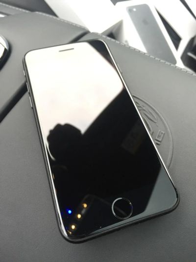 Лот: 10596734. Фото: 1. Iphone 7 black 128GB. Смартфоны