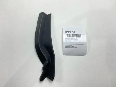 Лот: 23338184. Фото: 1. Уплотнитель багажника Toyota Vitz... Двигатель и элементы двигателя