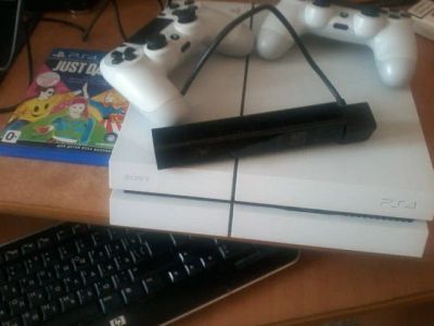 Лот: 6477385. Фото: 1. Продам PS4 White + Just Dance... Игровые приставки, консоли