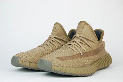 Лот: 16847977. Фото: 1. Кроссовки Adidas Yeezy 350 boost... Кеды, кроссовки, слипоны