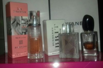 Лот: 14843270. Фото: 1. Burberry Brit EDT 30ml, Givenchy... Женская парфюмерия