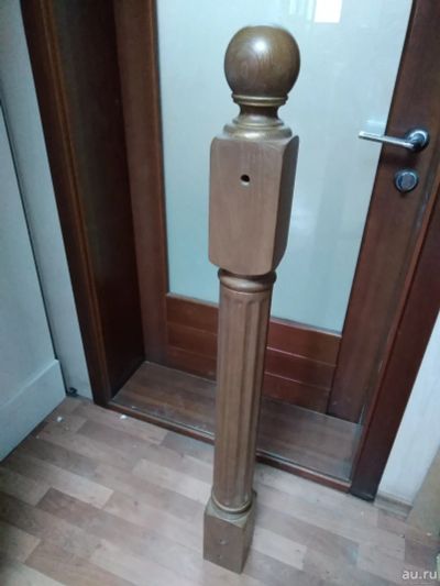 Лот: 13364131. Фото: 1. Столб для лестницы из дуба с золотой... Лестницы, перила, балясины