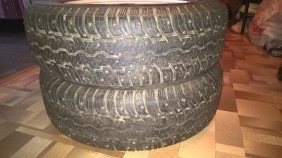 Лот: 5906143. Фото: 1. Две зимних, шипованых шины Michelin... Шины на дисках