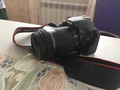 Лот: 9605948. Фото: 1. Canon EOS 550d с объективом Canon... Цифровые зеркальные