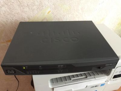 Лот: 9536089. Фото: 1. cisco 881. Маршрутизаторы (роутеры)