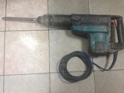 Лот: 4921430. Фото: 1. Продам перфоратор Makita (модель... Электроинструмент
