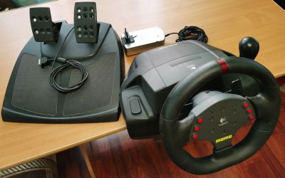 Лот: 18623531. Фото: 1. Игровой руль Logitech MOMO Racing. Рули, джойстики