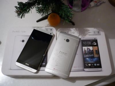 Лот: 3566354. Фото: 1. HTC One Silver 32 gb. Смартфоны