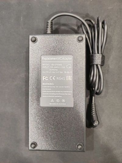 Лот: 25568606. Фото: 1. Зарядное устройство Asus 19V 7... Зарядные устройства, блоки питания, адаптеры сетевые для смартфонов