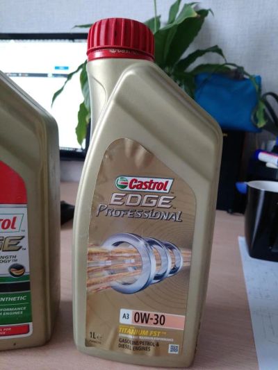 Лот: 10166771. Фото: 1. Castrol EDGE Titanium FST 0w30... Масла, жидкости