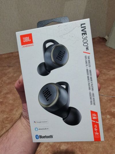 Лот: 17080433. Фото: 1. Jbl live 300tws origi New. Другое (музыкальные инструменты и оборудование)