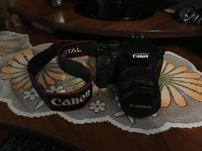 Лот: 7068952. Фото: 1. Фотоаппарат Canon EOS 550D. Цифровые зеркальные