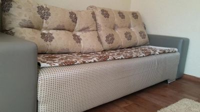 Лот: 7066843. Фото: 1. Диван с подушками и рундуком. Диваны