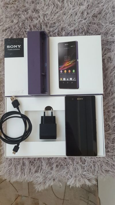 Лот: 11638009. Фото: 1. Телефон Sony Xperia Z purple. Смартфоны