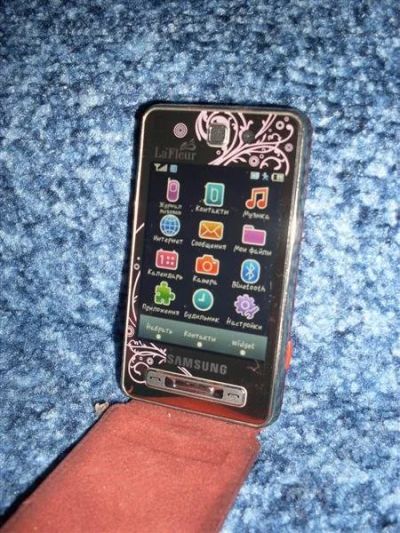 Лот: 491742. Фото: 1. SAMSUNG SGH-F480 La Fleur Color... Кнопочные мобильные телефоны