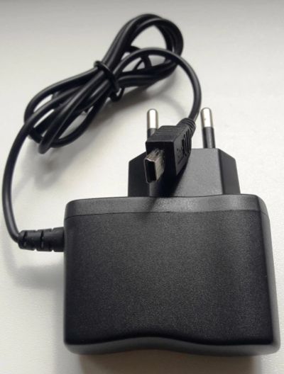 Лот: 10987596. Фото: 1. Зарядка мини-USB для КПК, навигаторов... Зарядные устройства, блоки питания, адаптеры сетевые для смартфонов