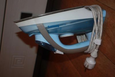 Лот: 5388351. Фото: 1. Утюг Philips GC3320. Утюги, парогенераторы, отпариватели