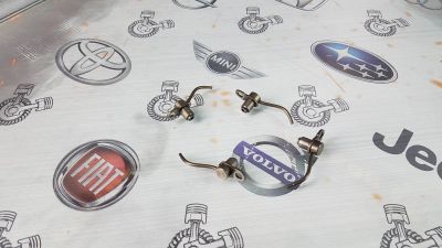 Лот: 23585892. Фото: 1. Форсунка масляная BMW X5 S63B44... Двигатель и элементы двигателя
