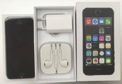 Лот: 6262317. Фото: 1. iPhone 5S 16Gb Space Gray (состояние... Смартфоны