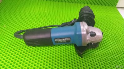 Лот: 18098186. Фото: 1. Болгарка makita 9558hn-состояние... Электроинструмент