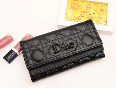 Лот: 5125337. Фото: 1. Женский кошелек Dior. Бумажники, кошельки, портмоне