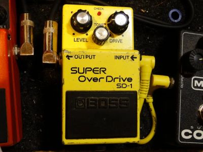 Лот: 4650736. Фото: 1. Boss SD-1 крутой овер! Нашёл дешевле... Гитарные эффекты и комбоусилители