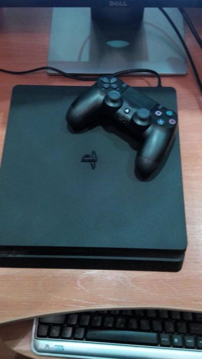 Лот: 9194562. Фото: 1. ps4 slim 500 gb один геймпад на... Игровые приставки, консоли