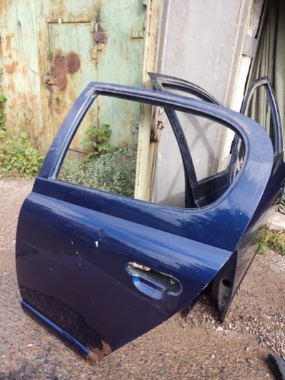 Лот: 25630877. Фото: 1. Дверь боковая Toyota Vitz 1999... Кузов