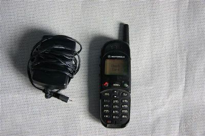 Лот: 2831622. Фото: 1. motorola. Кнопочные мобильные телефоны