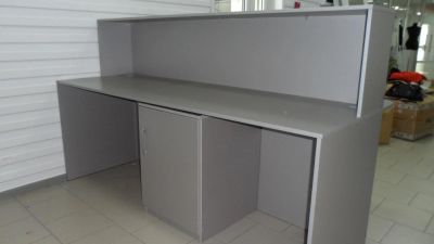 Лот: 5360753. Фото: 1. Стойка-ресепшн с тумбой б\у. Торговое