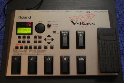 Лот: 9286751. Фото: 1. Roland V-Bass (виртуальная басовая... Гитарные эффекты и комбоусилители