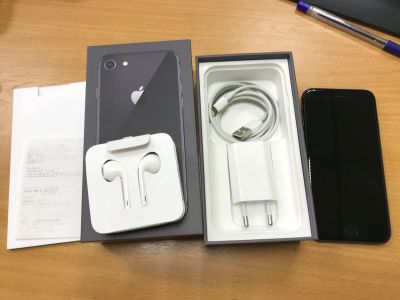 Лот: 14776193. Фото: 1. Apple iPhone 8 64Гб. Состояние... Смартфоны
