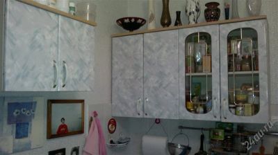 Лот: 2833160. Фото: 1. Кухня! 2 тумбы, 3 висячих шкафа. Кухонные гарнитуры