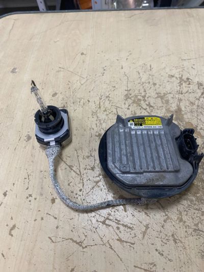 Лот: 25639510. Фото: 1. Блок розжига Toyota/Lexus. Оптика и освещение