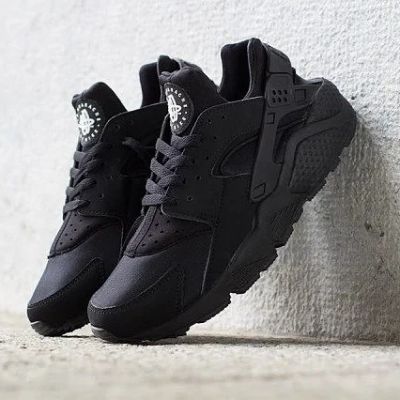 Лот: 7571842. Фото: 1. Nike Huarache. Кеды, кроссовки, слипоны