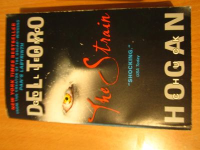 Лот: 3952377. Фото: 1. G.del Toro & Ch.Hogan "The Strain... Художественная