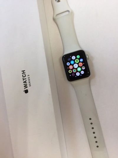 Лот: 14937546. Фото: 1. Apple Watch Series 3 42mm Aluminum... Смарт-часы, фитнес-браслеты, аксессуары