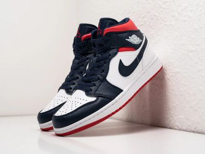 Лот: 17263917. Фото: 1. Кроссовки Nike Air Jordan 1 Mid. Кеды, кроссовки, слипоны
